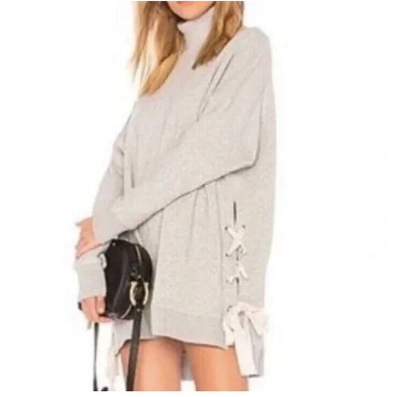 FREE PEOPLE Size S Gray Oversized Tie Up Side Mock Neck Sweatshirt - Picture 1 of 9